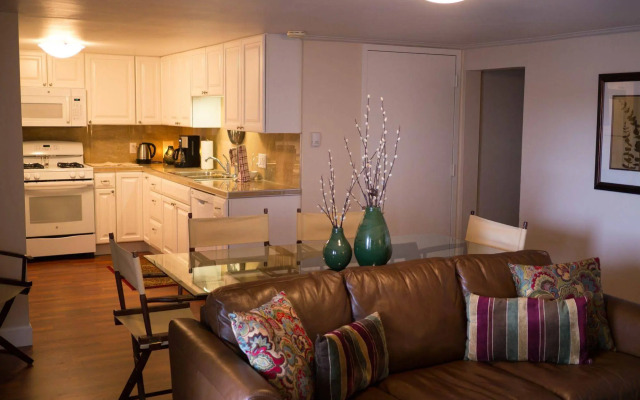 Arctic Fox Inn