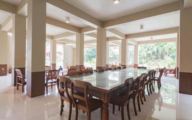 Urbanview Hotel Syariah Insani Cisarua Puncak