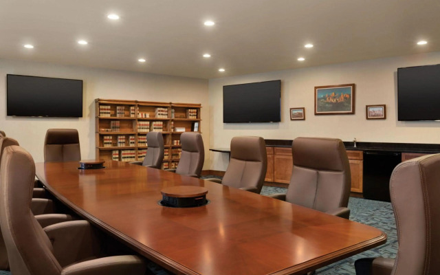 Delta Hotels by Marriott Helena Colonial