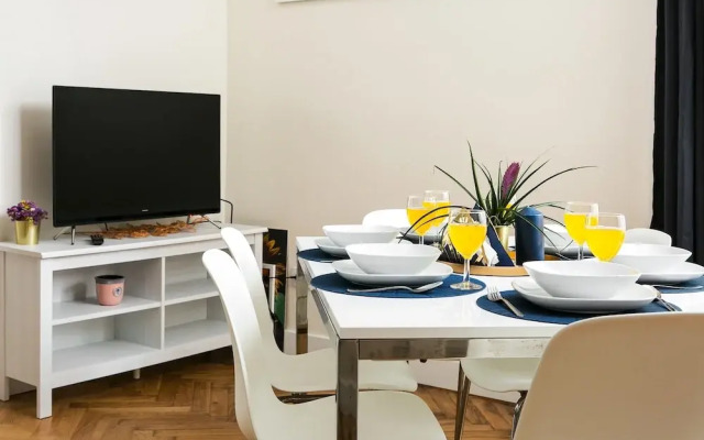 Penthouse with Piano & Old Town View