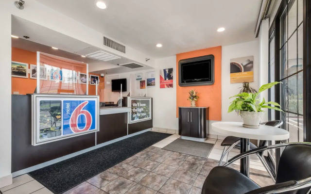 Super 8 by Wyndham Petaluma