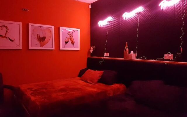 Manchester Party Pad