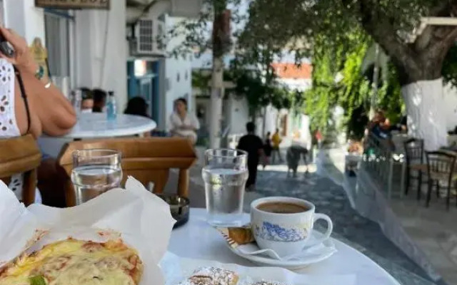 Unique Anoi House - In the Heart of Skyros Village