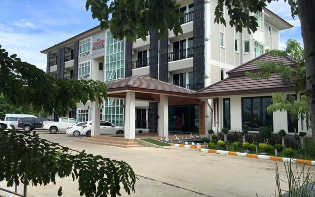 Grand Lopburi Hotel