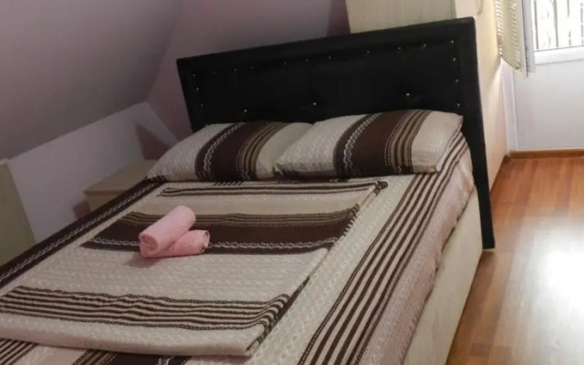 Nia Guest House