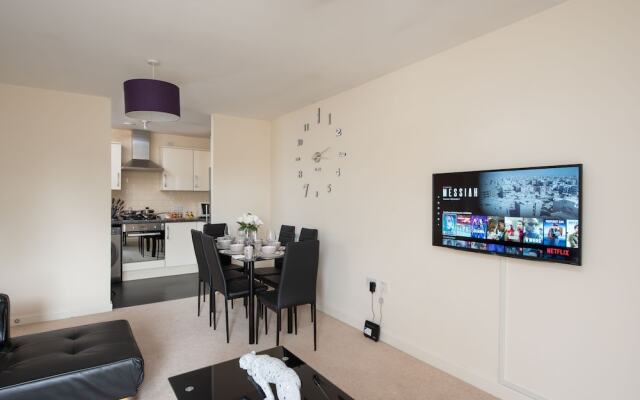 Luxury 2 Bed Flat by the Canal