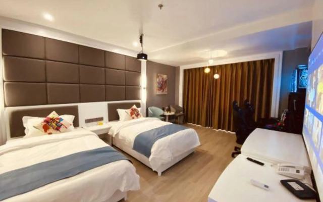 Yuxi Jiangxin E-Sports Hotel