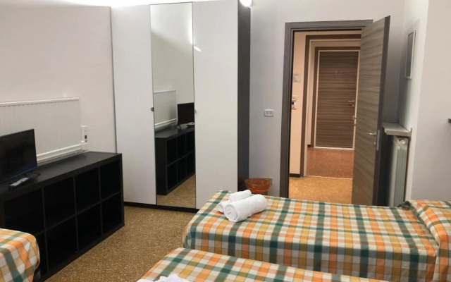 Hotel Cairoli