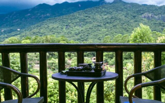 Qingshui Lake Farmhouse