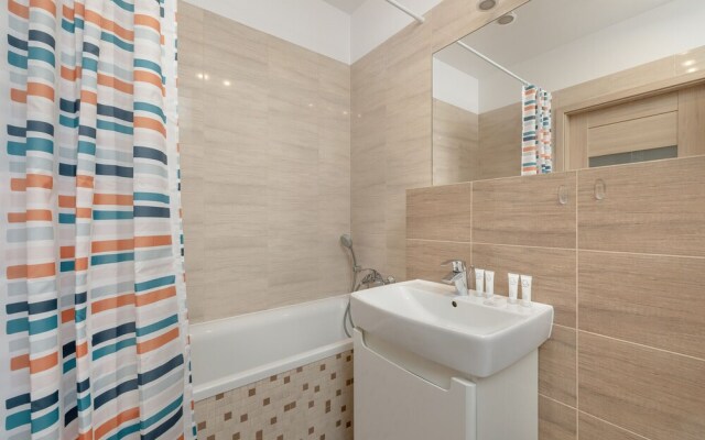 Spacious Apartment Poznań by Renters