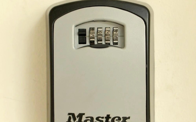 Stylish Violet & Modern Apartment