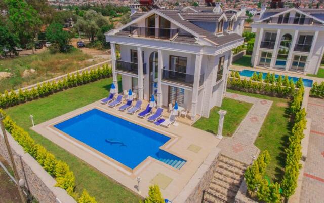 Silver Sami Villa