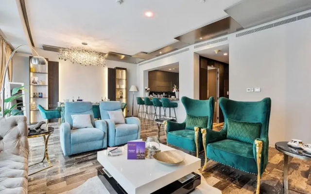 High End Luxury Stay with Full Palm Jumeirah View