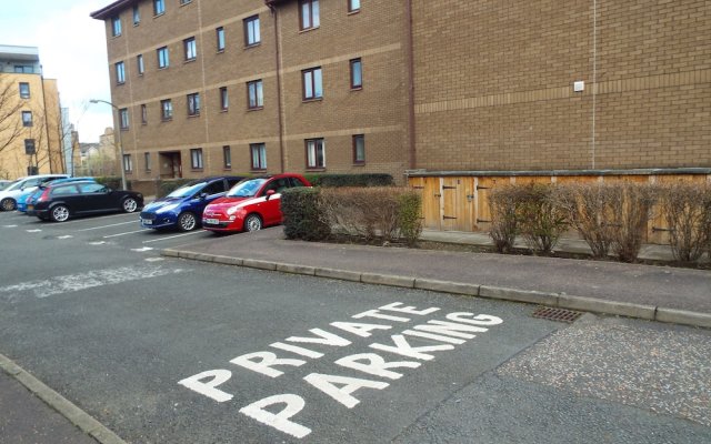 Ideal Central Edinburgh Location With On-site Private Parking