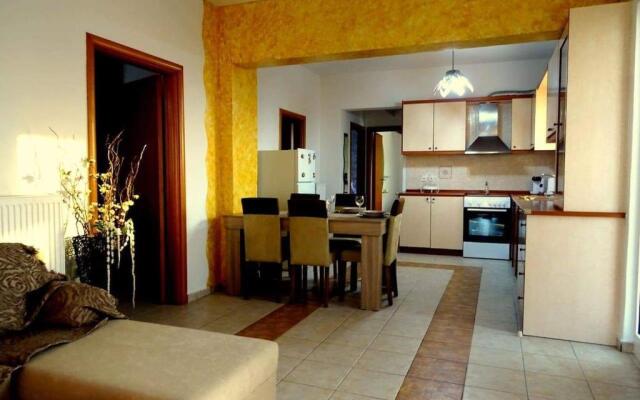 Cozy apartment in Paradisi
