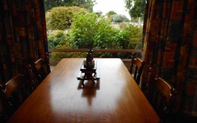 Acacia Rose Motor Inn
