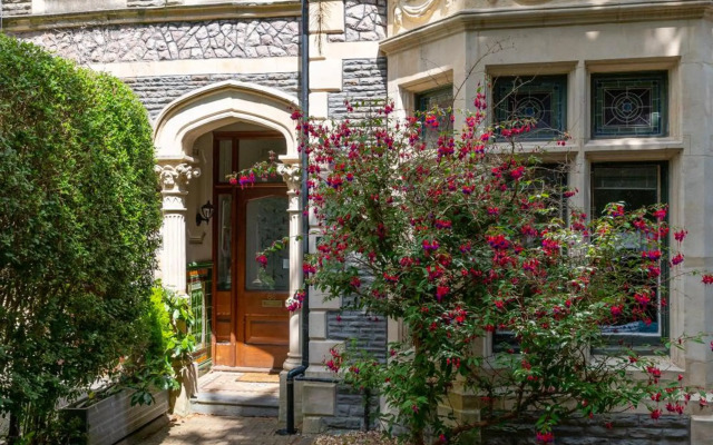 Entire 2 Bedroom Apartment In Central Cardiff