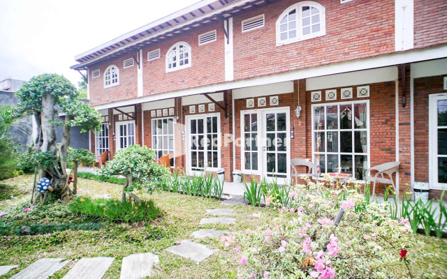 Omah Alif RedPartner