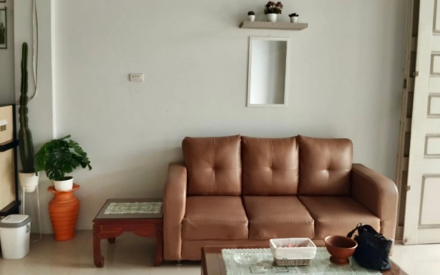 An Nisa Homestay Syariah Mitra RedDoorz – Guest Rooms – Bireuen