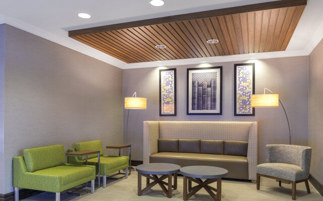 Holiday Inn Express & Suites North Bay by IHG