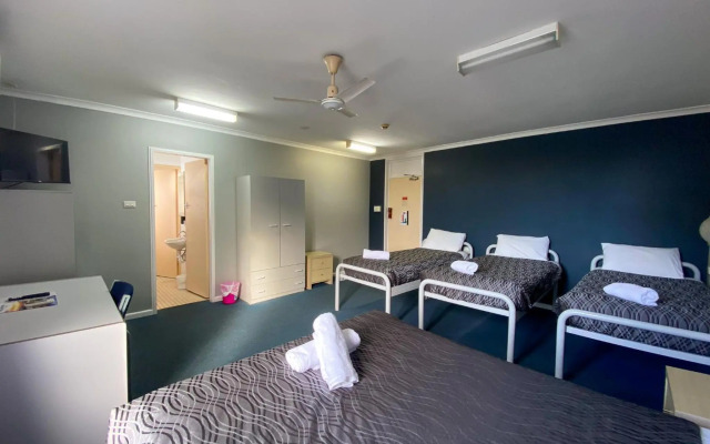 The Palms Motel (Formerly Flinders Motel)