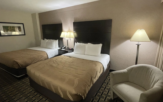 Quality Inn & Suites Cincinnati Downtown