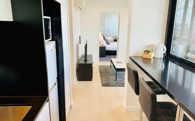 COMPLETE HOST The International Southbank