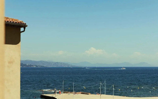 A/C Apt 2br/4p - 2min to La Ponche Beach/st-tropez