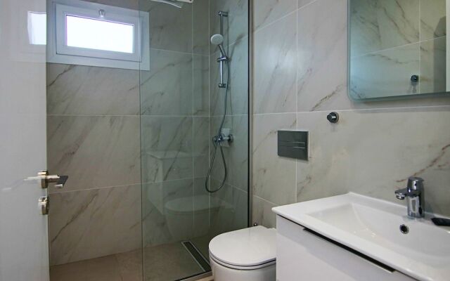 Phaedrus Living: Seaview Luxury Flat Limnaria 114