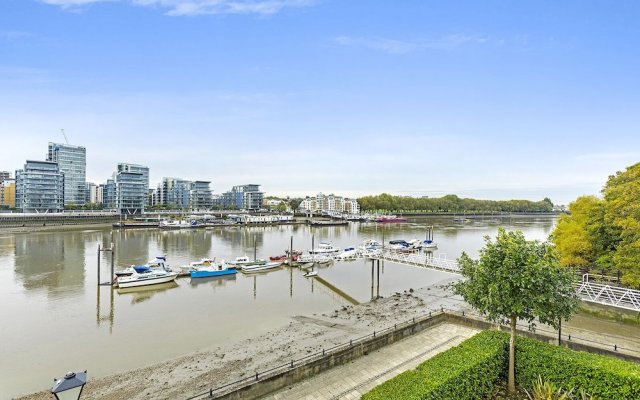 Supererior Modern Riverside Fulham Apartment With Balcony and 2 Parking Spaces