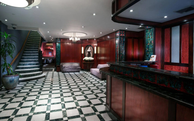 Washington Square Hotel