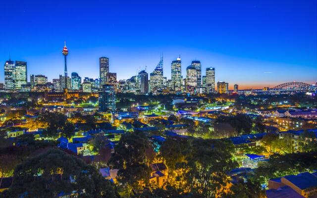 1 BR Park Breathtaking Sydney Skyline