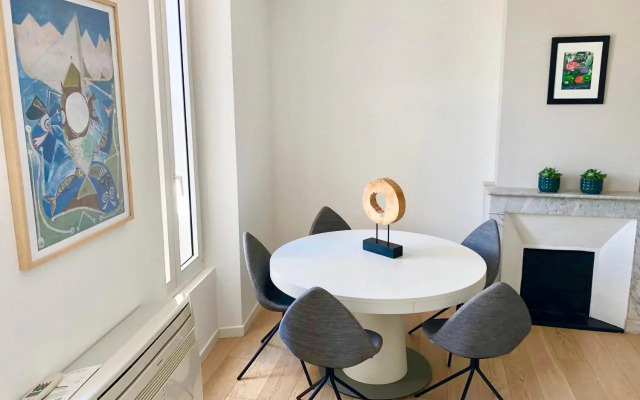 Bright & modern apartment in the heart of Antibes