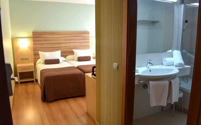Riviera Beachotel - Recommended for Adults