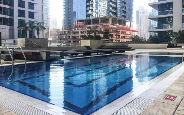 Lux BnB Princess Tower I  Palm & Ocean Views