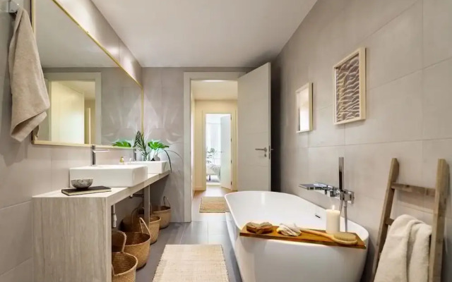 Java - 3 Bedroom and Shared Pool in Almagro