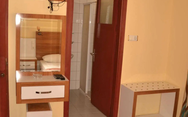 Huzuray Hotel