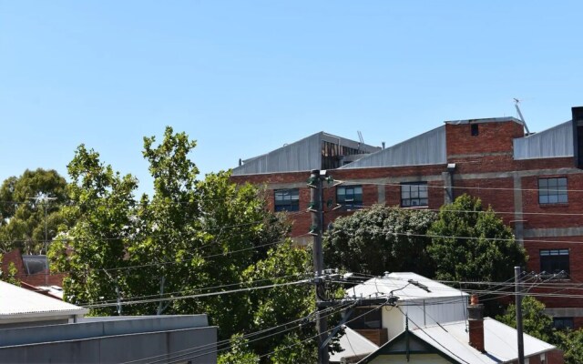 Stylish Warehouse Conversion In The Heart of Fitzroy