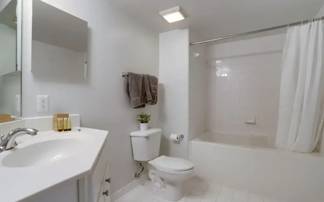 Fantastic 1 Bedroom Condo at Ballston