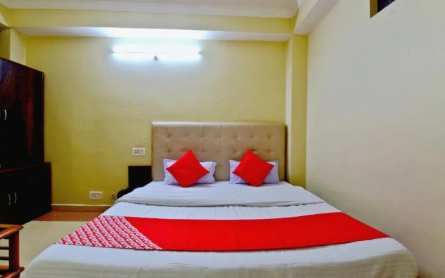 Hotel Paras By OYO Rooms