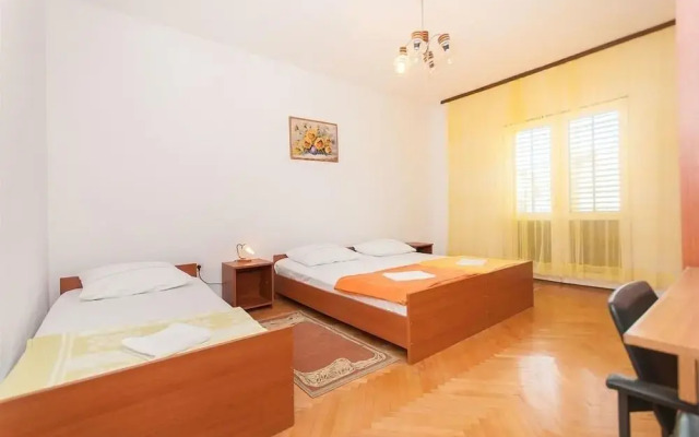 Zri - Low-cost and Spacious - A1