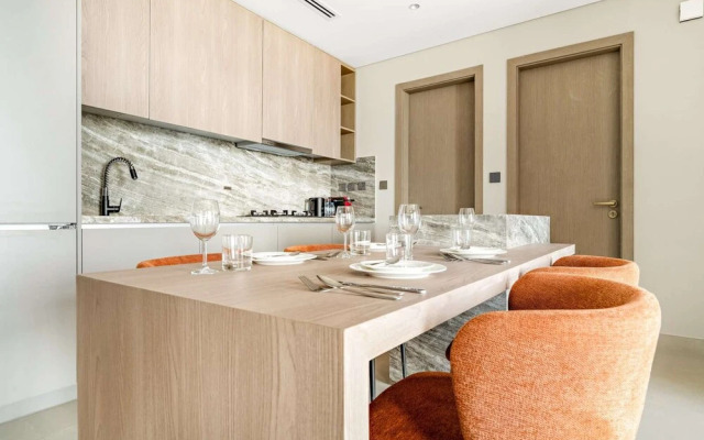 Luxurious Stay in JVC With Rooftop Pool Gym