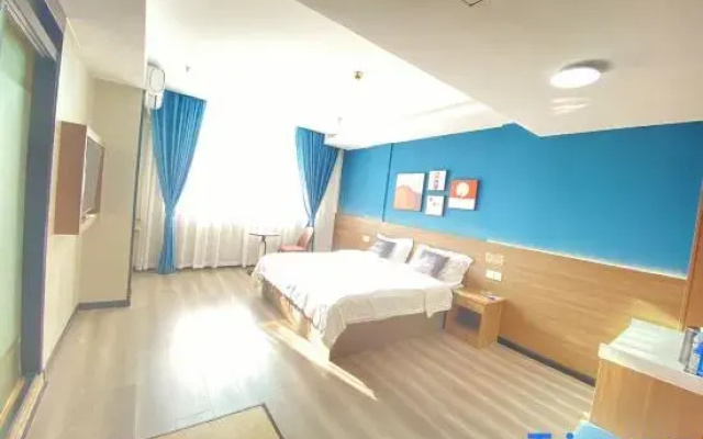 Qihar Hotel (Guangfeng)