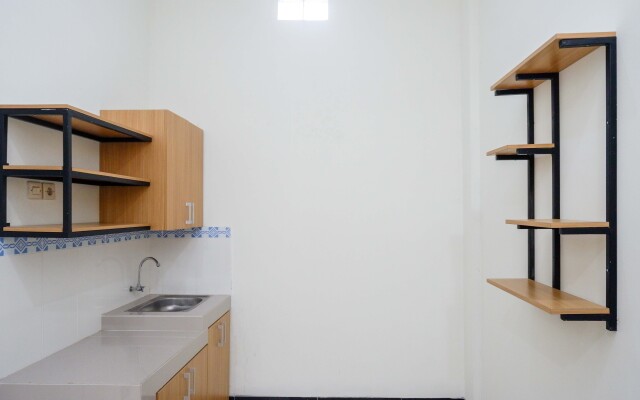 RedDoorz near Terminal Tirtonadi 2