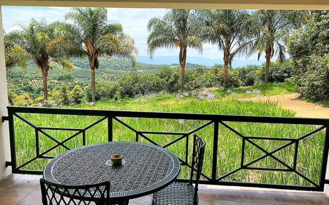 Sherwood's Country House