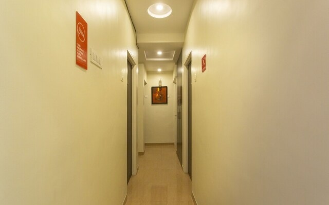 OYO 11566 Shree Swami Apartment