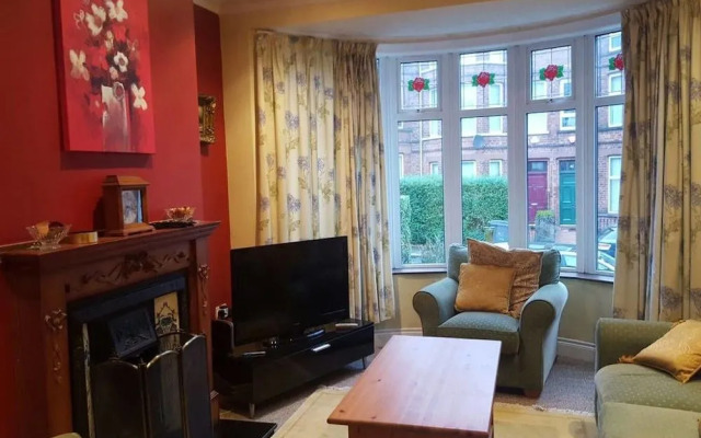 Belfastbreaks - Modern 4 Bedroom Townhouse in South Belfast