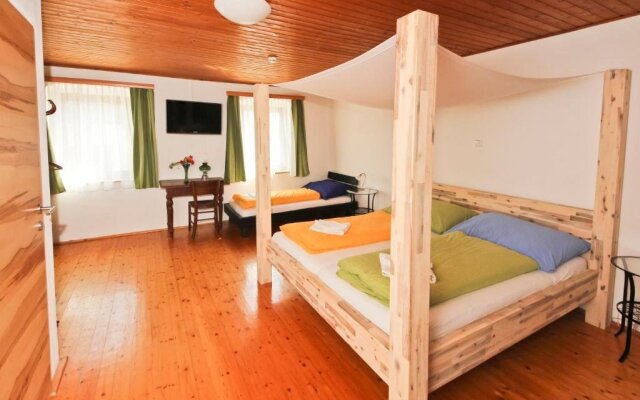 Camping & Pension Au an der Donau
