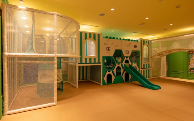 Roaders Plus Hotel Taipei Station