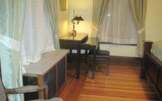 Walton Manor Inn Bed & Breakfast